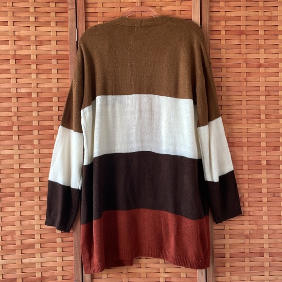 Andree Color-Block Sweater - Picture 4 of 5